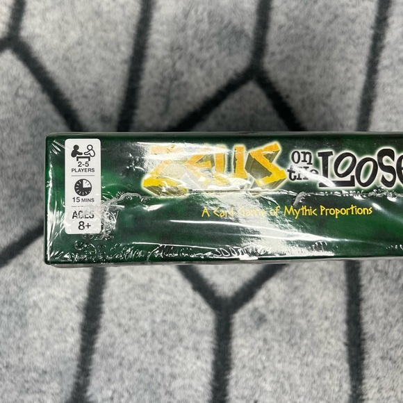 Gamewright - Zeus on the Loose – A Card Game of Mythic Proportions NWT - Picture 6 of 6